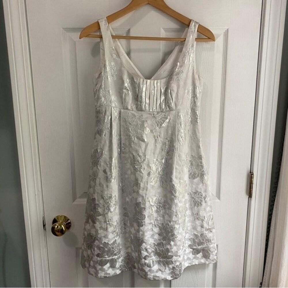 Shoshanna Silver/White Metallic Brocade mini dress - size 0/2